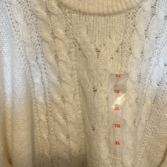 NWT Old Navy Cable Knit Sweater - Picture 5 of 11